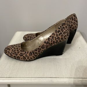 Leopard wedge heels sz 7
